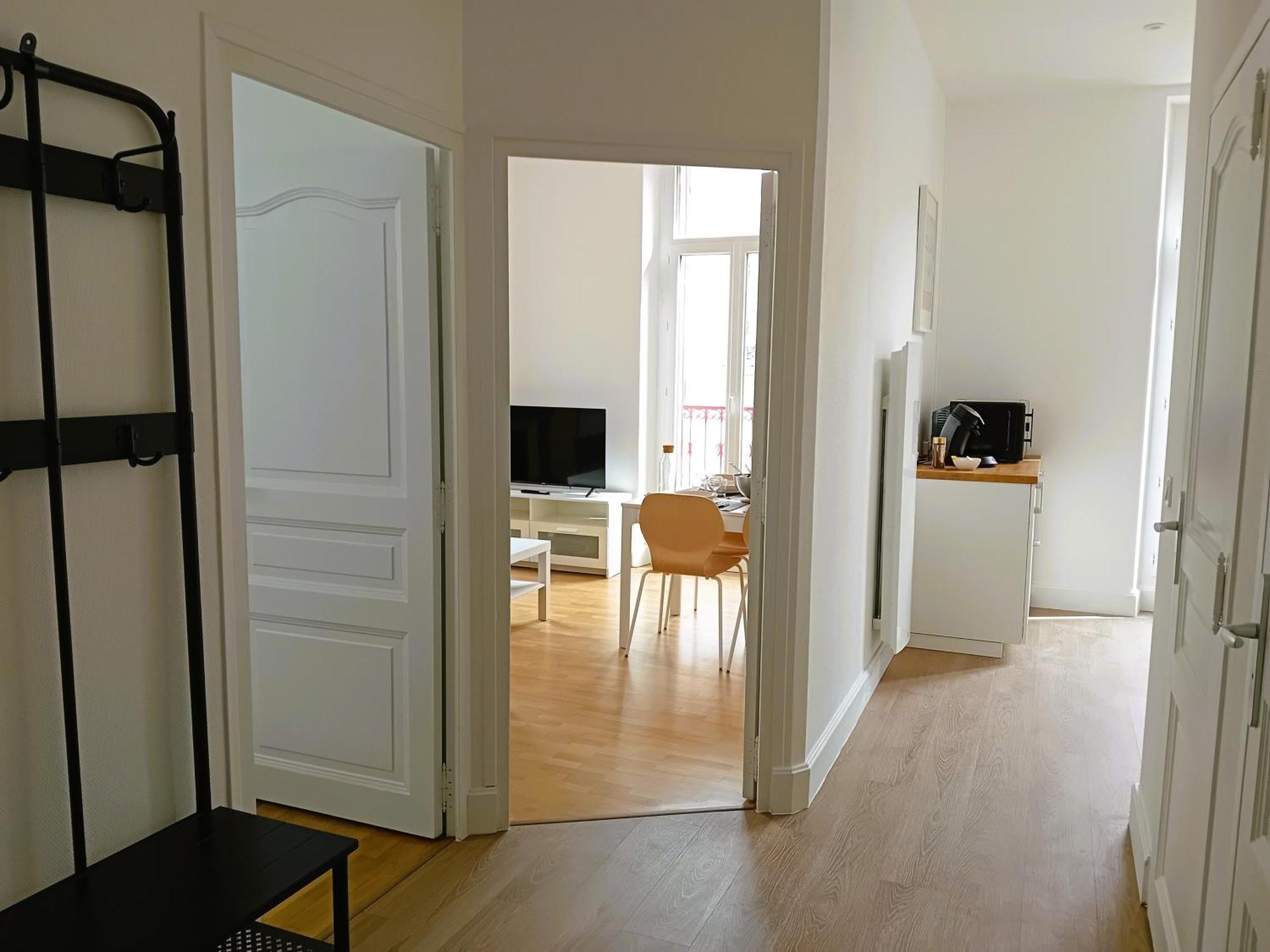 102 - Appart Renove Avec Grand Salon Et 1 Chambre - Tram Et Clinique Mutualiste A 1 Min Гренобль Экстерьер фото